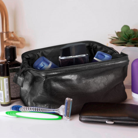 Pierre cardin clearance toiletry bag