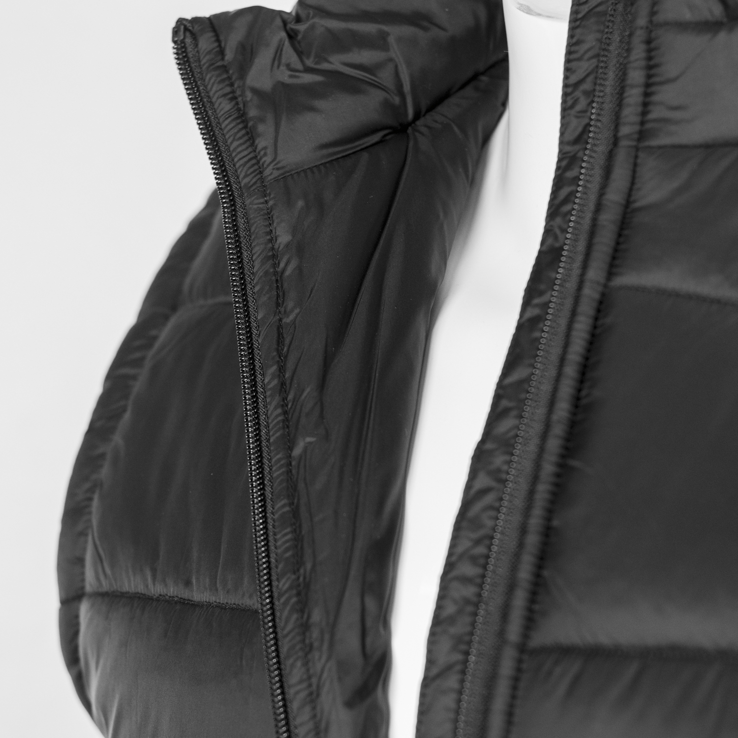 TRENDSWEAR Milford Womens Puffer Vest 125971 | Detail