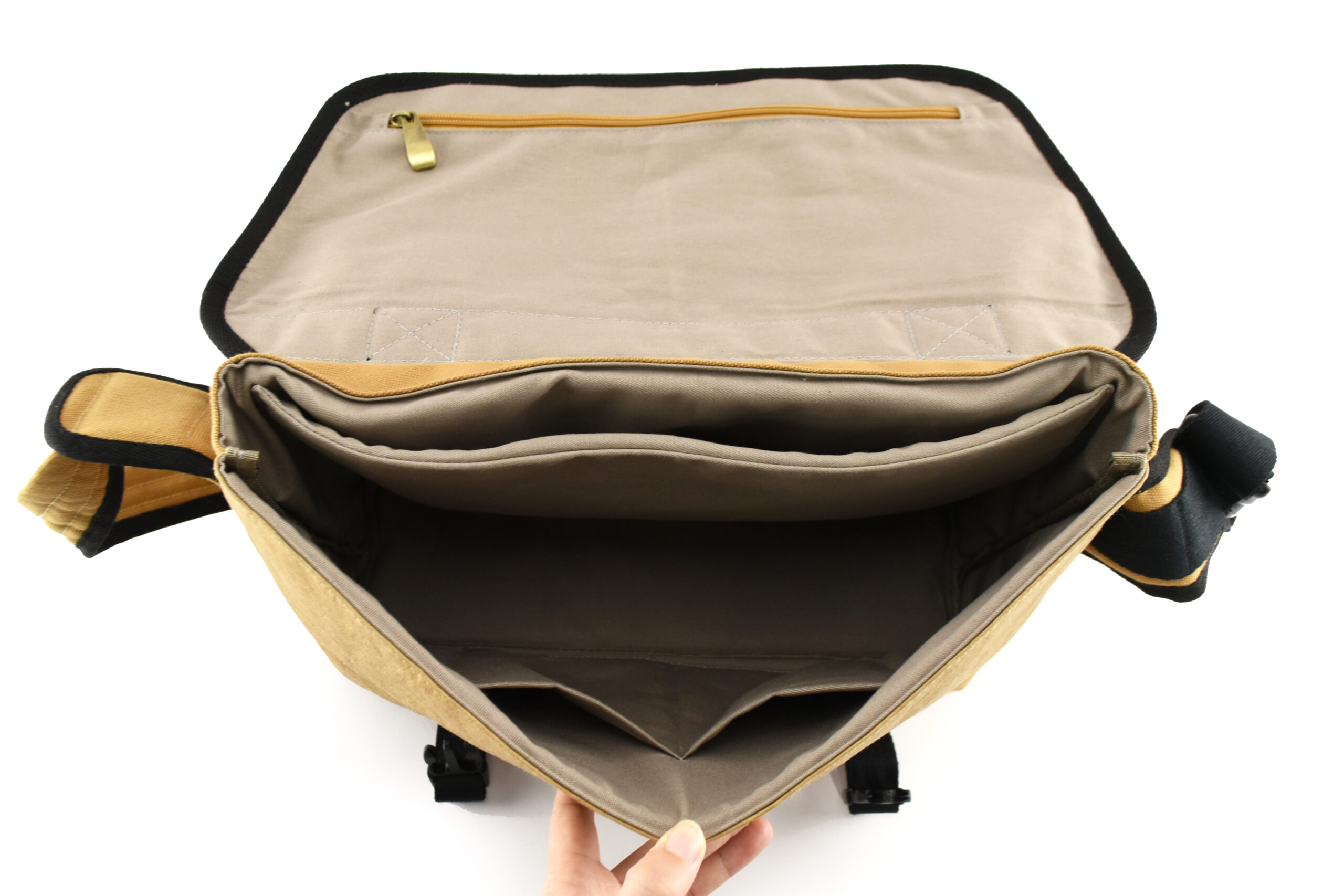 The Post Kraft Paper Laptop Messenger Bag PPB042 | Feature